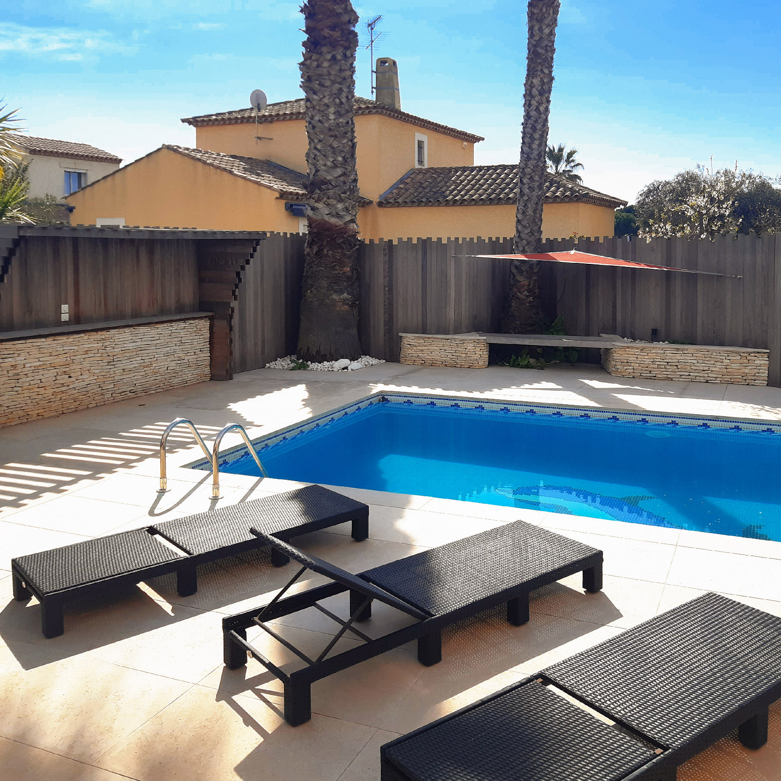vue-sur-piscine-carre
